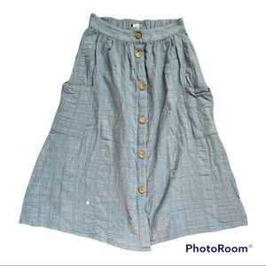 Midi skirt with wooden buttons